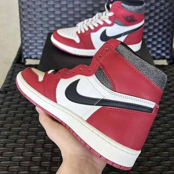 JORDAN 1 RETRO HIGH OG CHICAGO REIMAGINED LOST & FOUND 2022 Size 9 - Picture 5 of 7